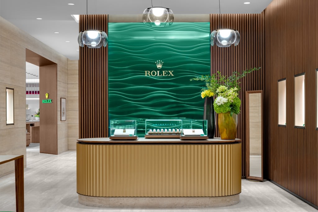 Mayors Jewelers in 7535 North Kendall Drive Dadeland Mall Suite 1860 Miami 33156