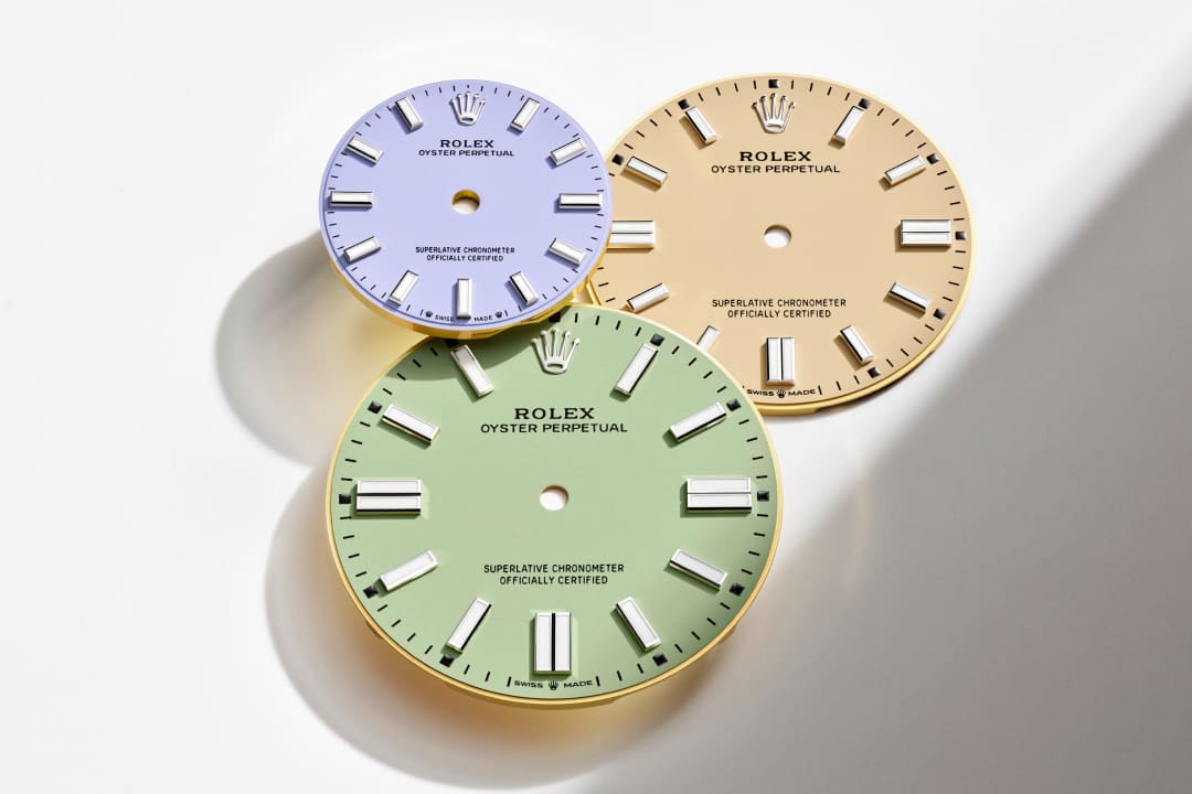 לוח מחוגים שחור