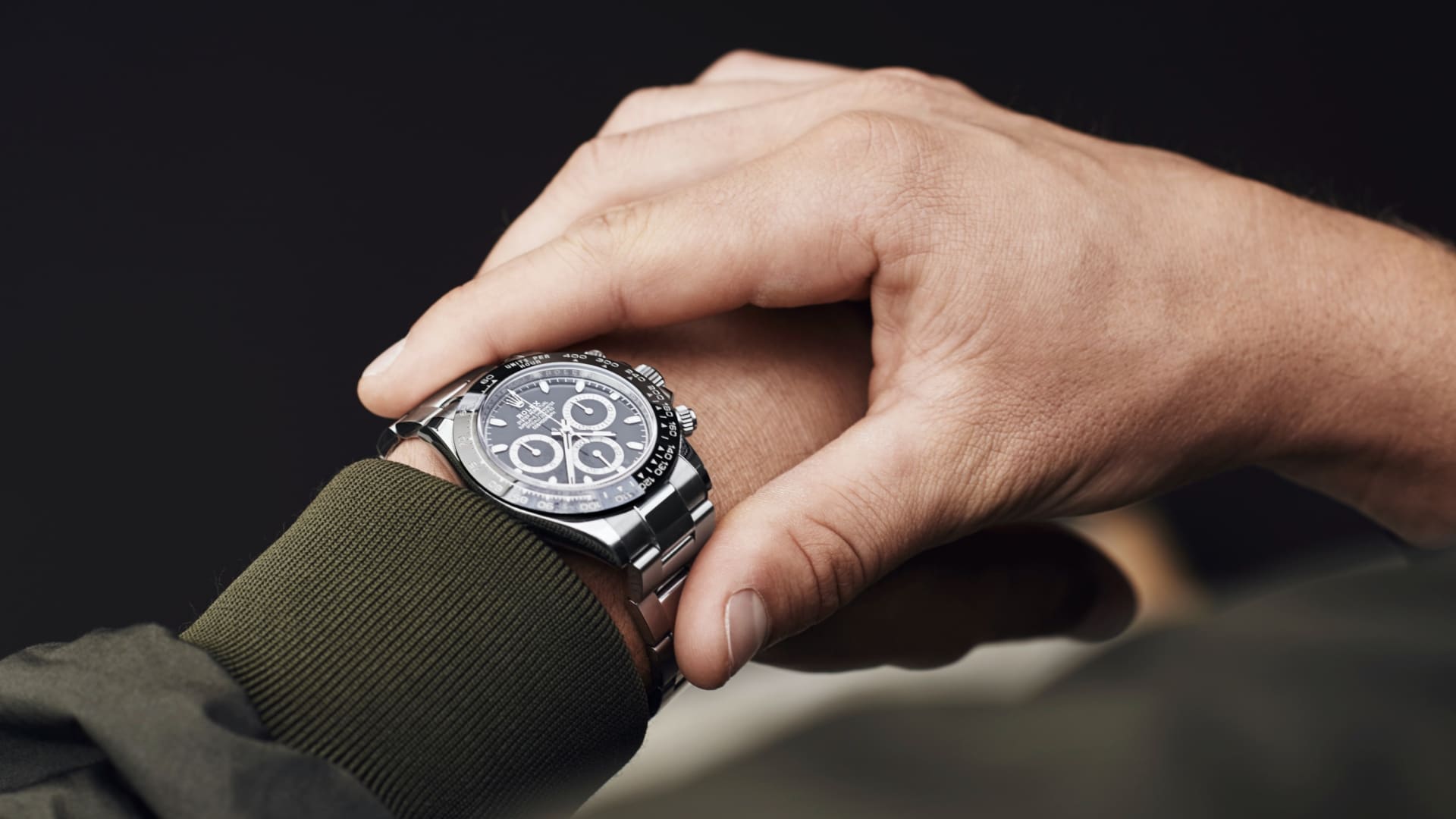 ارتداء الساعة للمرة الأولى