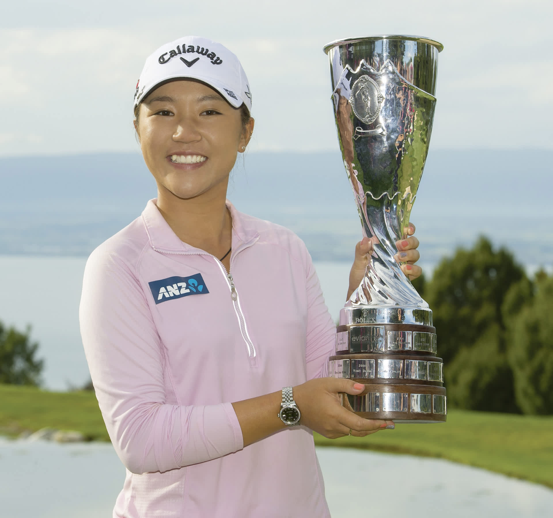 Lydia Ko mit der Evian-Trophäe