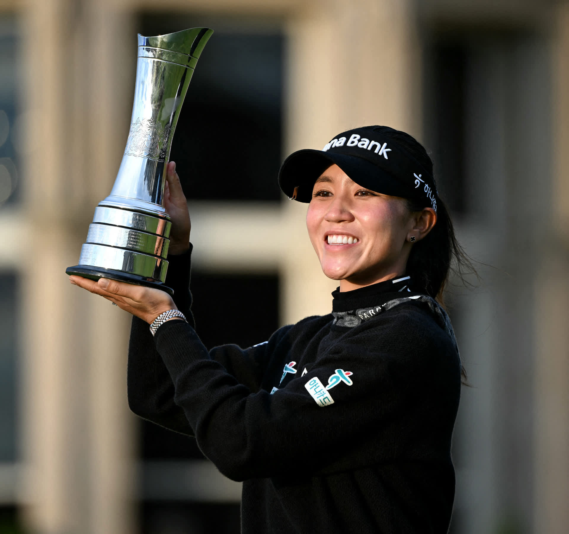 Lydia Ko mit der Trophäe
