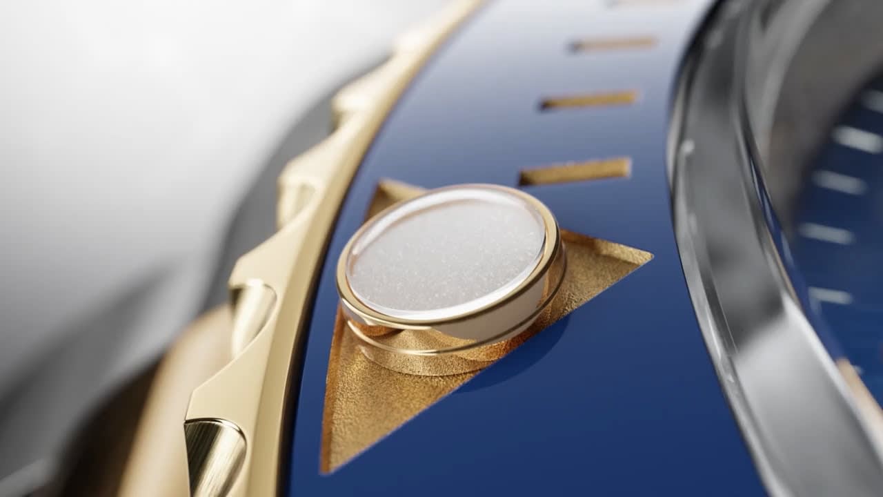 Unidirectional rotatable bezel