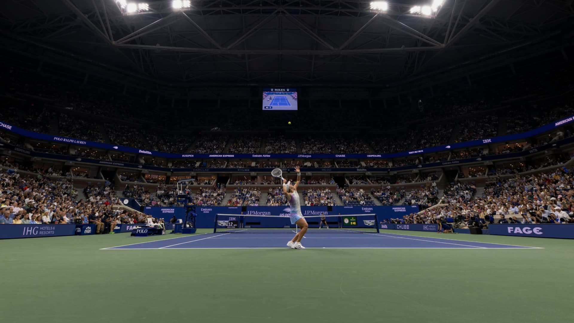 Iga Świątek playing