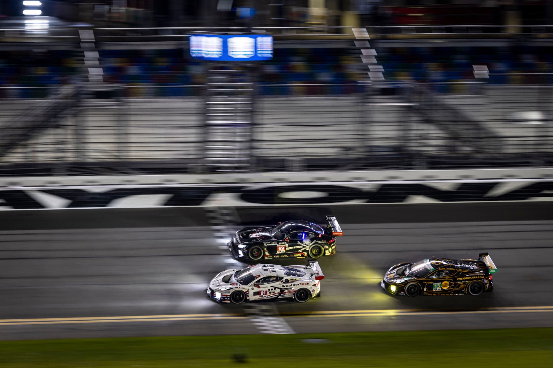 Sessão noturna na Rolex 24 At DAYTONA