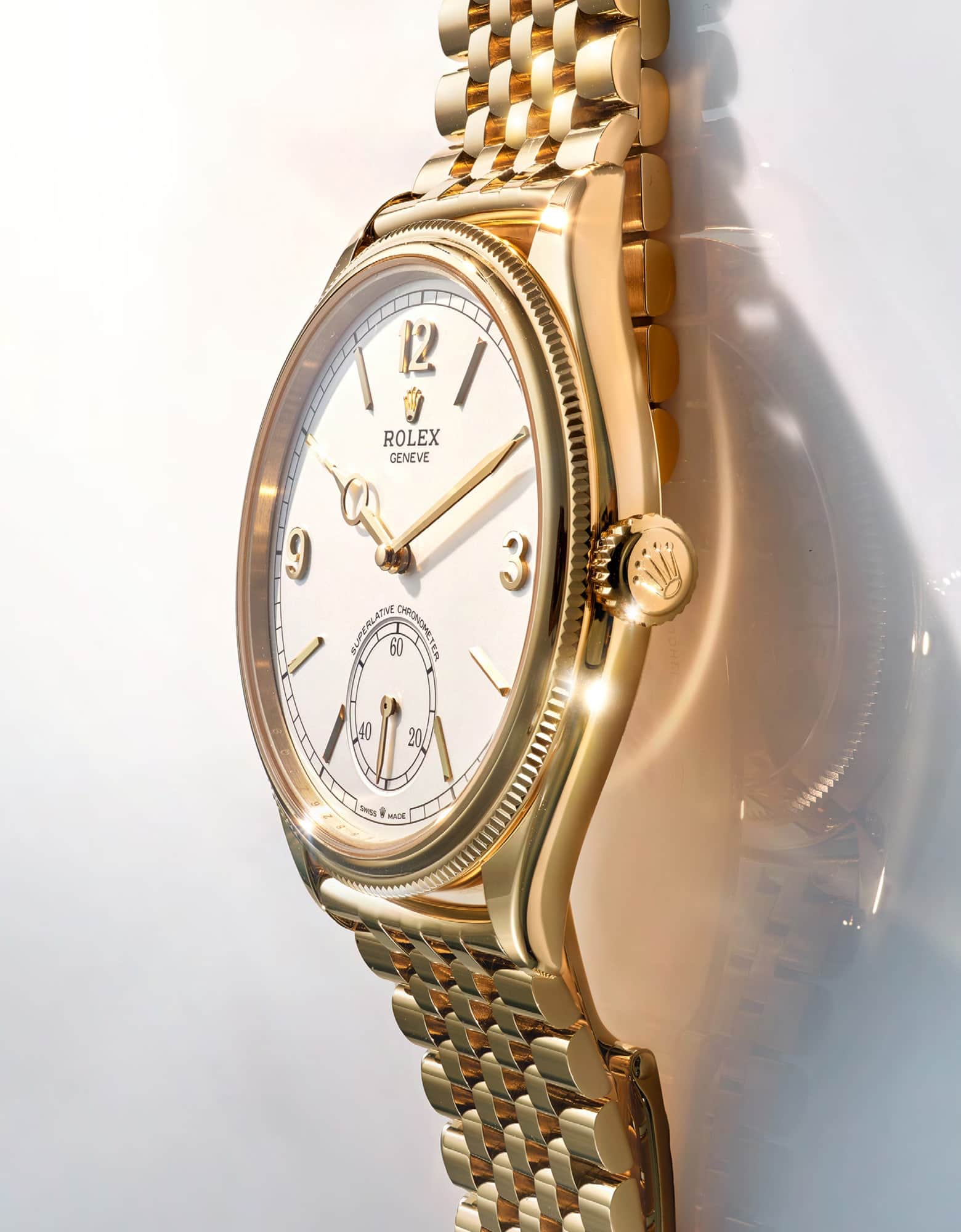 ドーム、フルーテッドベゼル