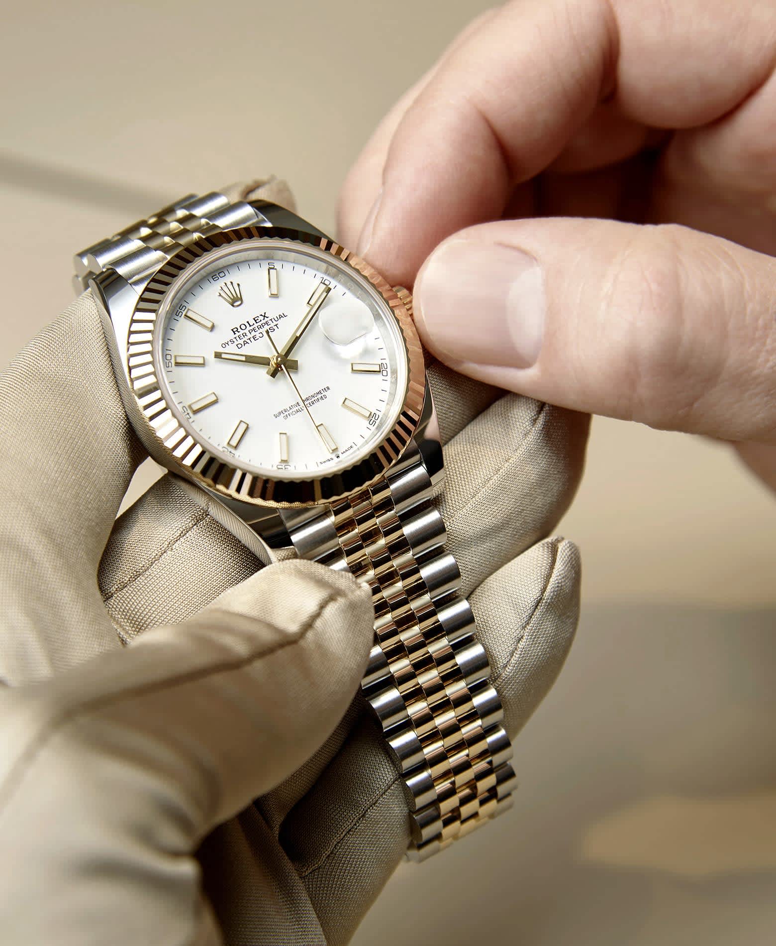 Buying a Rolex Purchasing a Rolex Rolex