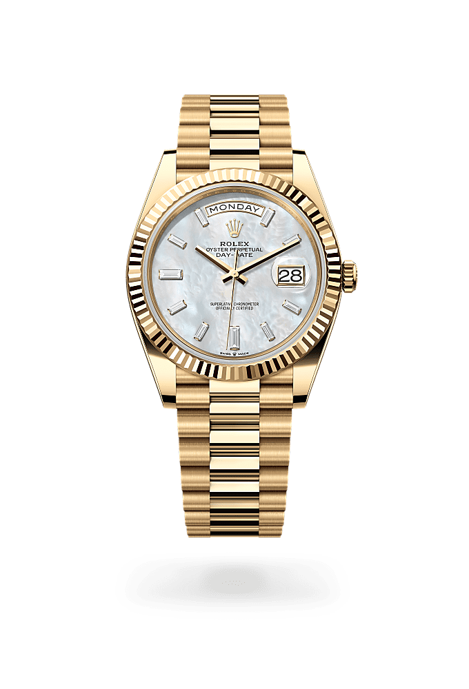 डे-डेट 40, ऑयस्टर, 40 मिमी, येलो गोल्ड, डायल : डायमंड्स से जड़ित व्हाइट मदर-ऑफ़-पर्ल, Rolex