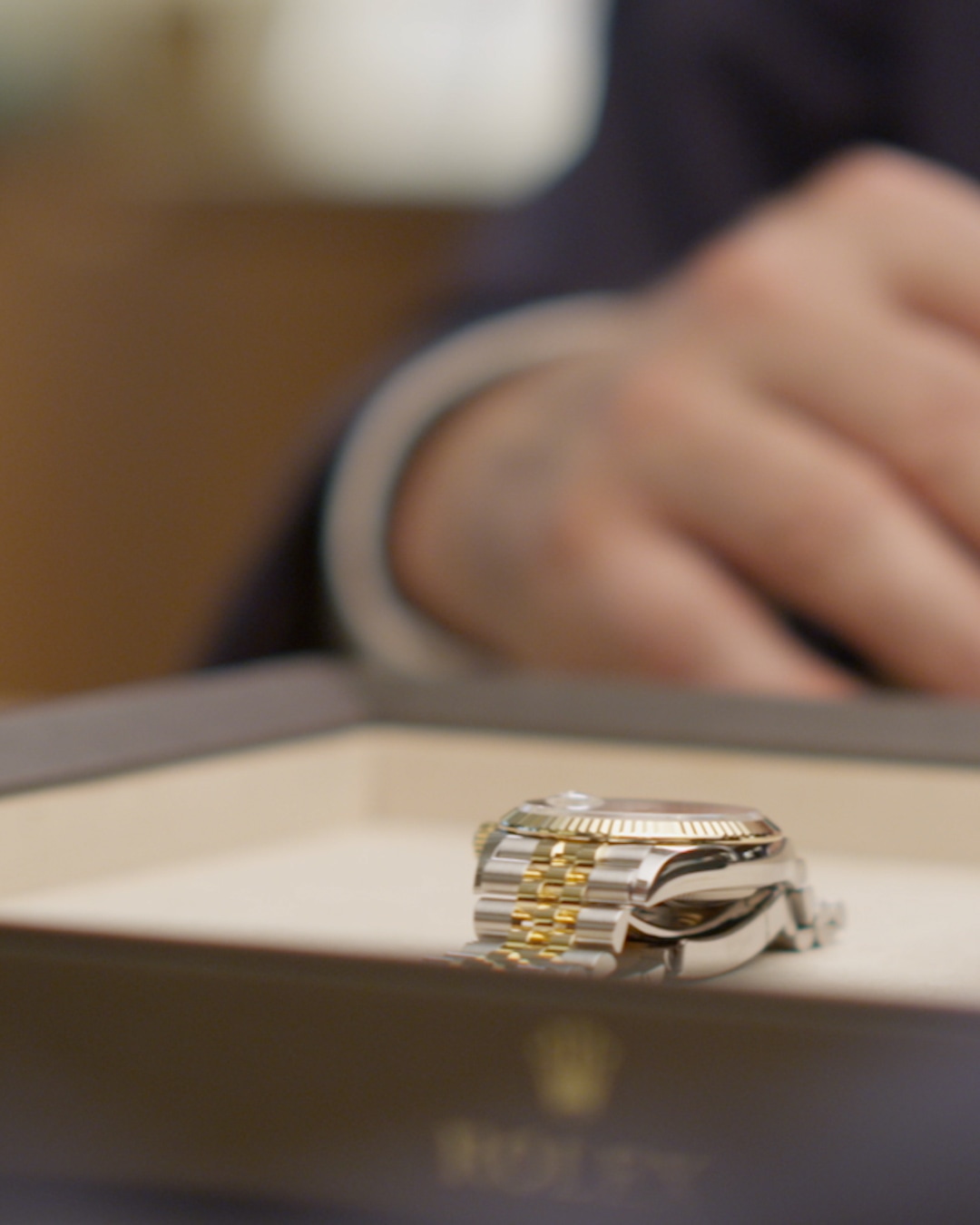rolex-guarantee-wherever-life-